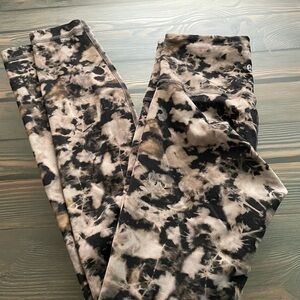lululemon athletica Black and Tan Leggings